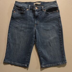Levi’s Women’s Blue Denim Stretch Shorts, Sz 29. NWOT